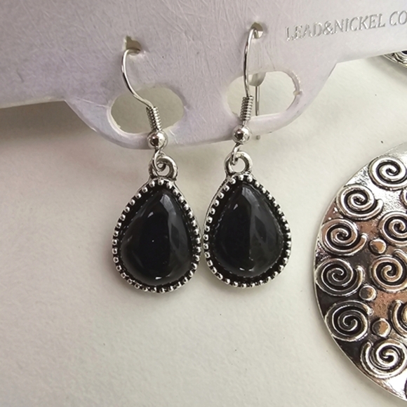 NEW Bohemian Black Oval Stone Silver Emobssed Necklace Set - Picture 7 of 7